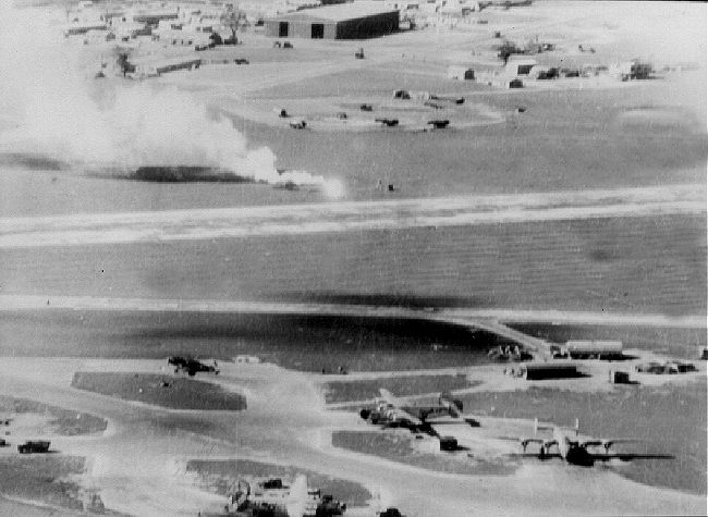 airfield1.jpg (56146 bytes)