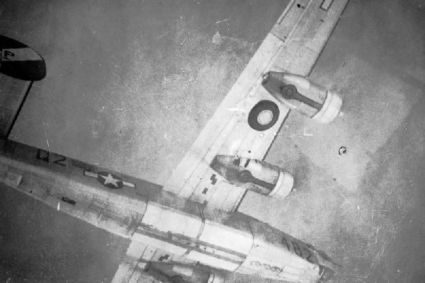 b24m44-50482.jpg (40691 bytes)