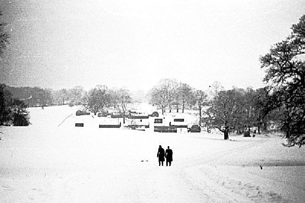 basewintersnow.jpg (45624 bytes)