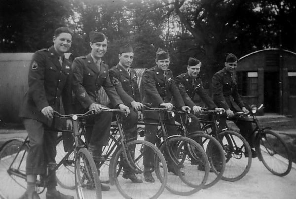 felbingerenlistedcrew.jpg (45050 bytes)