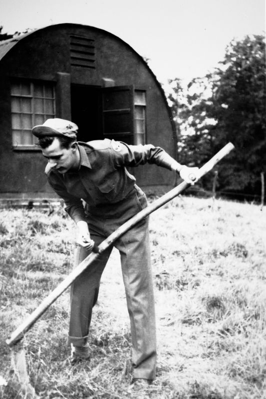 grasscutting.jpg (75170 bytes)