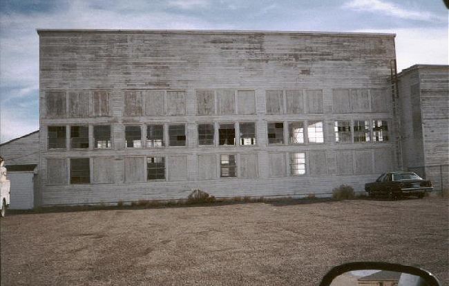 squadronhangar.jpg (50467 bytes)