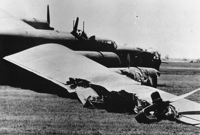 stingercrash2.jpg (71771 bytes)